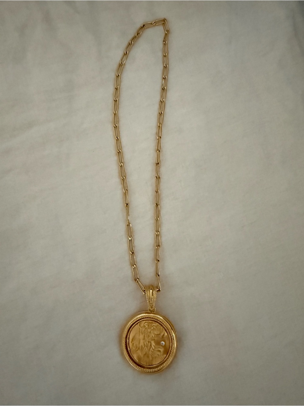 Vintage Reversible Medallion Necklace - Picture 3 of 4